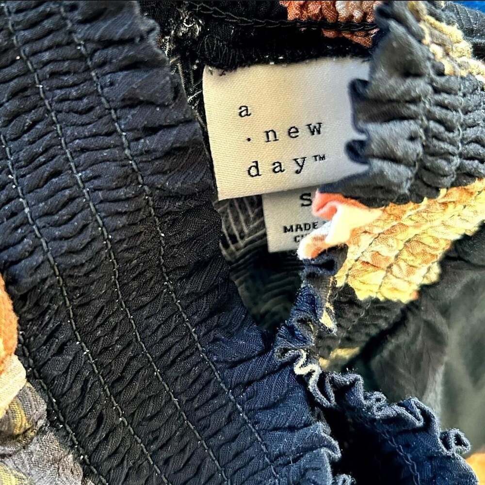 A New Day Black Floral Mock Neck Ruched Sleeveless Blouse - Picture 6 of 6
